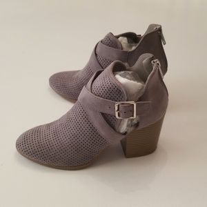 Ankle boots